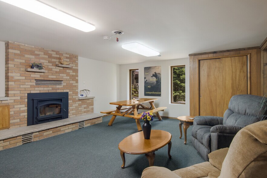 More Photos Of 1070 W Houghton Lake Dr, Prudenville Medical For Sale