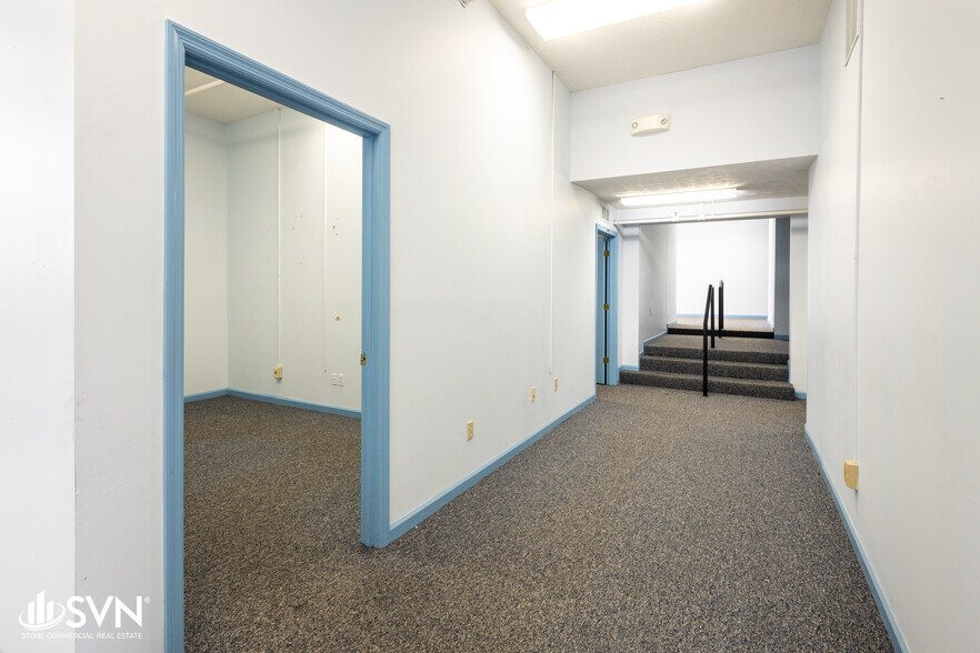 More Photos Of 1047 US Highway 127 S, Frankfort Medical For Lease