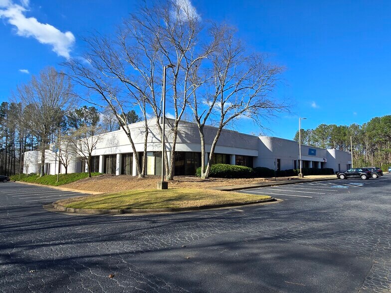 More Photos Of 5700 Highlands Pky SE, Smyrna Light Distribution For Lease