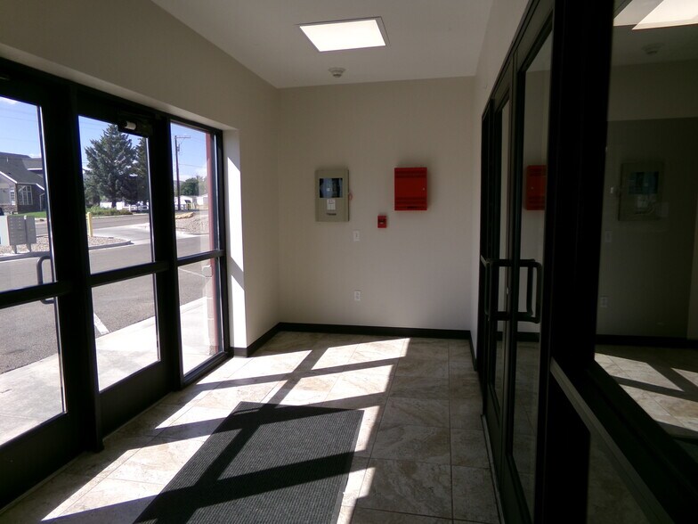More Photos Of 120 Winston Dr, Rock Springs Office For Sale