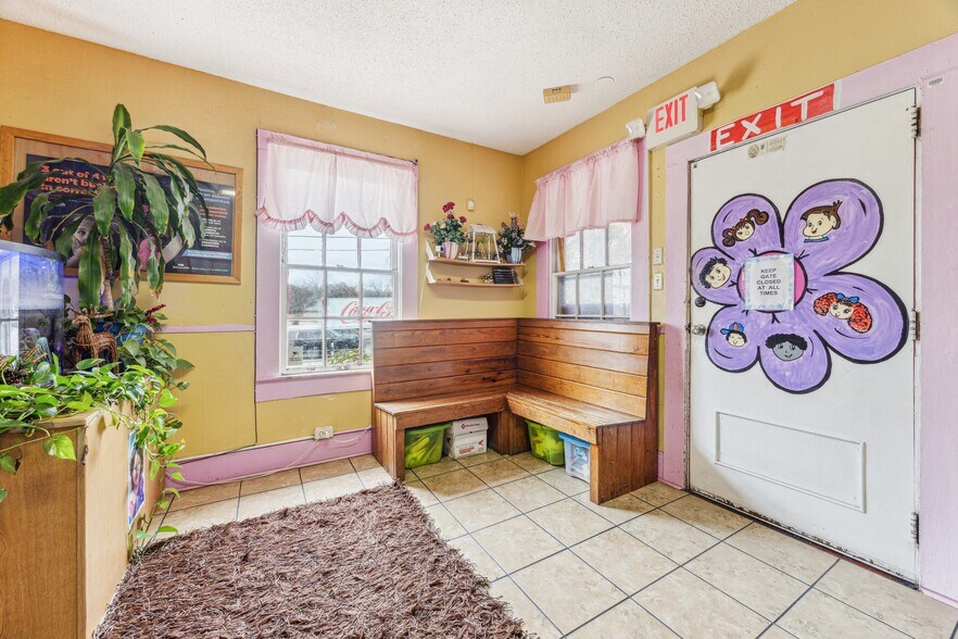 More Photos Of , Austin General Retail For Sale