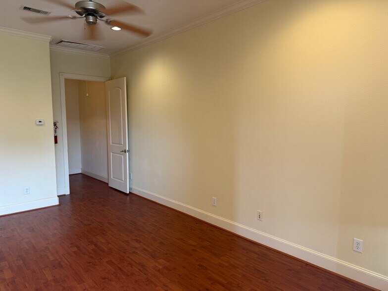 More Photos Of 13644 Breton Ridge St, Houston Medical For Sale