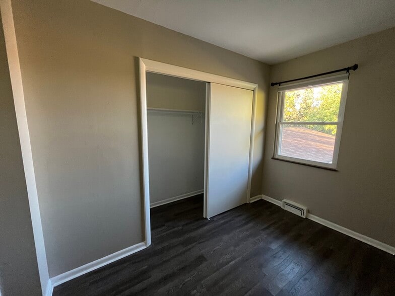 More Photos Of 1560 Wagar Rd, Rocky River Apartments For Sale