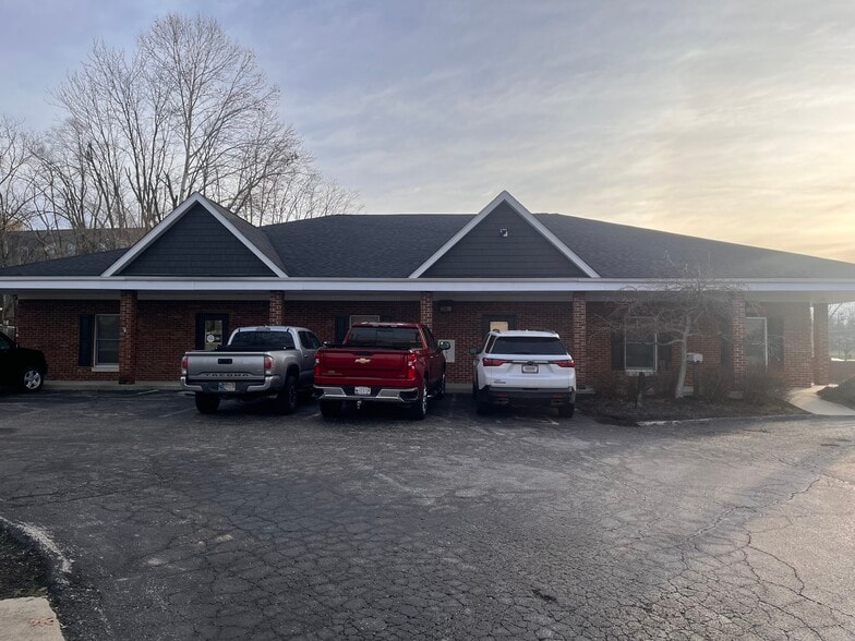 More Photos Of 2495 S Walnut Street Pike, Bloomington Office Residential For Lease