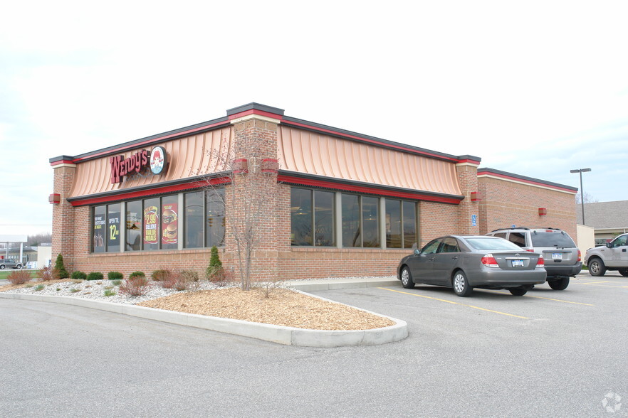 Primary Photo Of 3176 West Shore Dr, Holland Fast Food For Sale