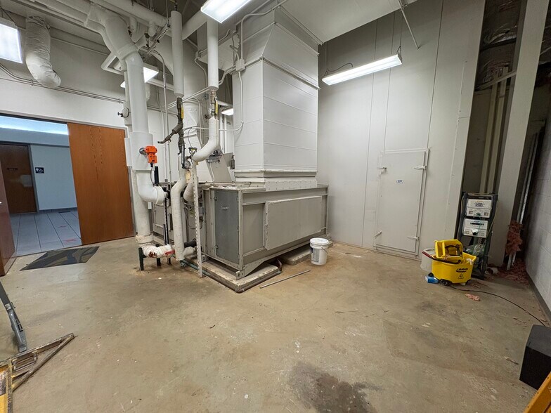 More Photos Of 1250 S Creasy Ln, Lafayette Research And Development For Lease