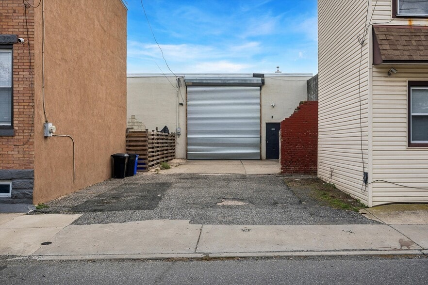 Primary Photo Of 3605 Salmon St, Philadelphia Industrial For Lease