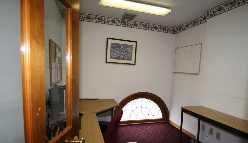 More Photos Of 2527 Cranberry Hwy, Wareham Office For Sale