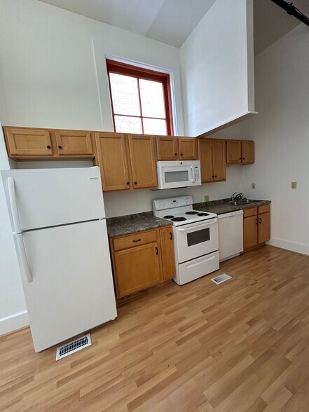 More Photos Of 14 N 3rd St, Lafayette Office For Sale