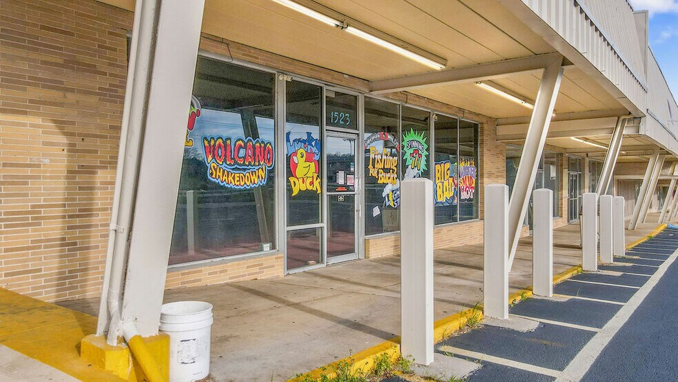 More Photos Of 1501-1539 S Main St, Graysville Storefront For Sale