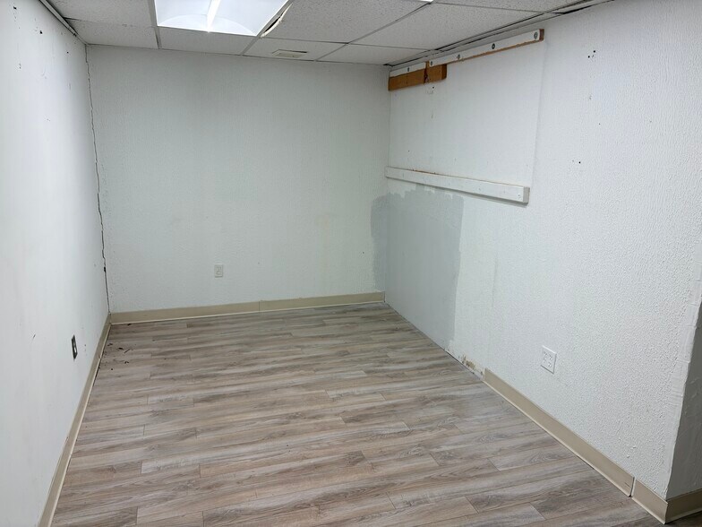 More Photos Of 1875 Main St, Tewksbury Storefront For Lease