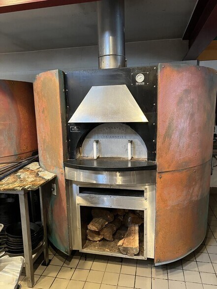 More Photos Of 281 Fernbridge Dr, Fortuna Restaurant For Sale