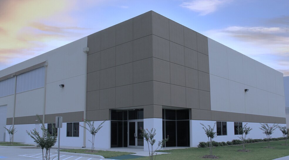 More Photos Of 20003 Mueschke Rd, Tomball Manufacturing For Lease