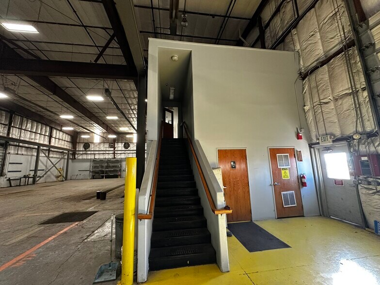 More Photos Of 2948 I-70 Business Loop, Grand Junction Warehouse For Lease