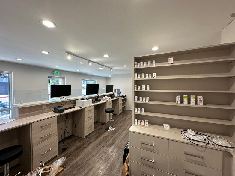 More Photos Of 7616 Foothill Blvd, Tujunga Freestanding For Sale