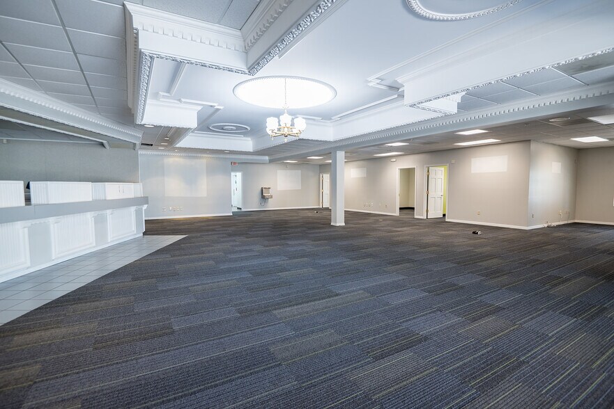 More Photos Of 300 W Main St, Lake Butler Storefront Retail Office For Sale
