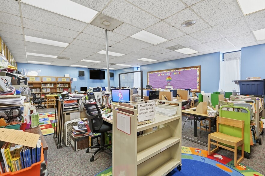 More Photos Of 221 E 12th Ave, Homestead Schools For Lease