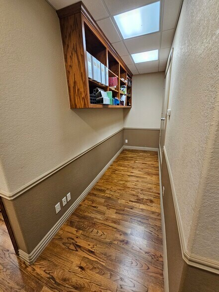More Photos Of 1831 W Louisiana St, McKinney Office For Lease