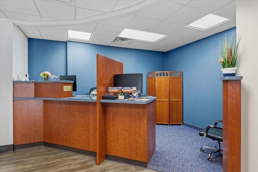 More Photos Of 1124 Centre West Dr, Springfield Office For Lease
