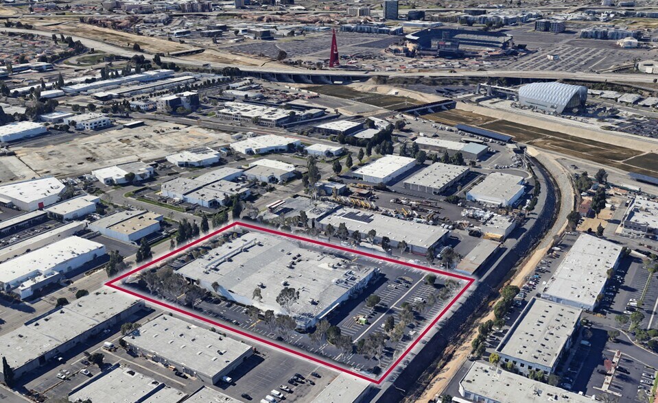 More Photos Of 1717 W Collins Ave, Orange Manufacturing For Sale