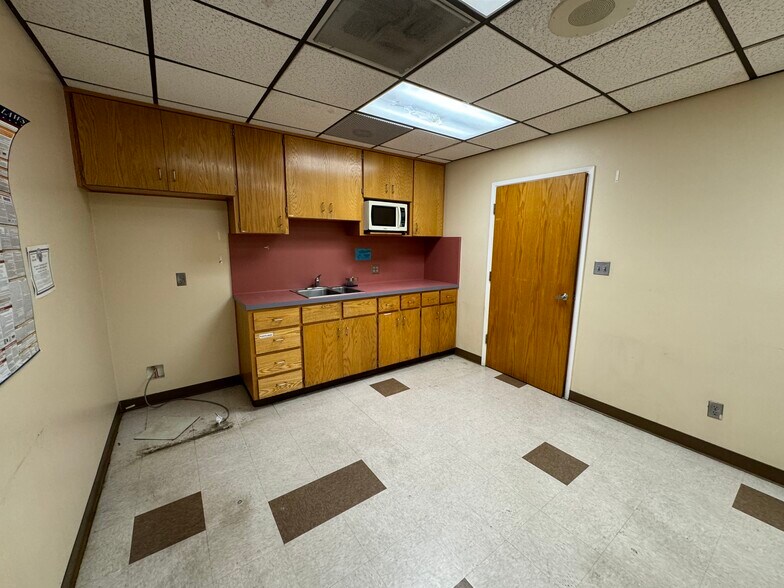 More Photos Of 1705 28th St, Bakersfield Medical For Lease