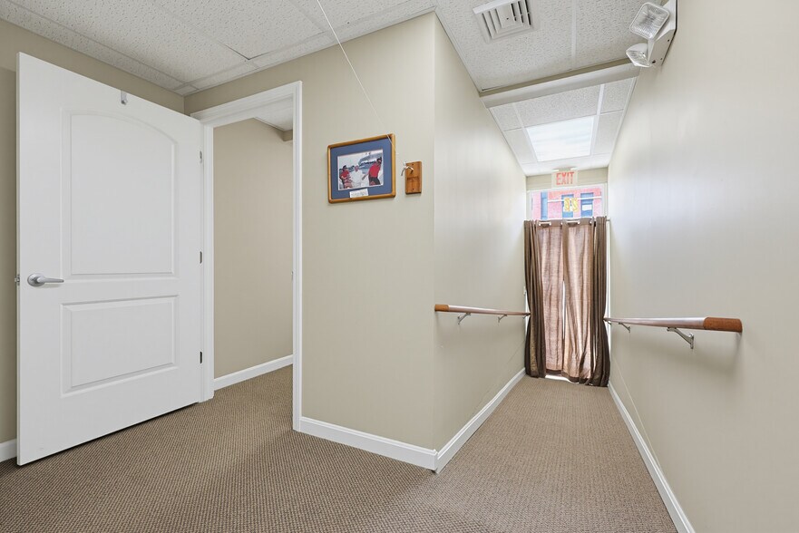 More Photos Of 24-26 Montauk Ave, New London Storefront Retail Residential For Sale