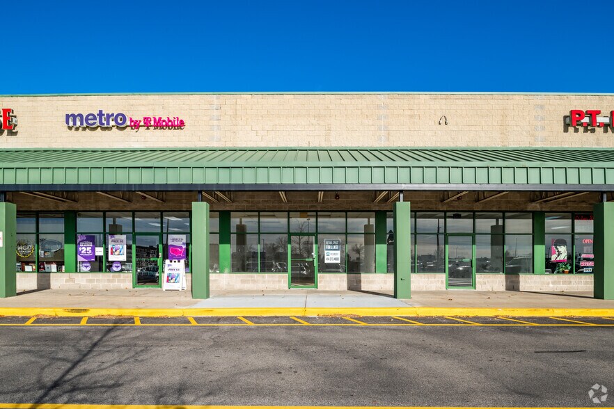 More Photos Of 4698 S Whitnall Ave, Saint Francis Freestanding For Lease