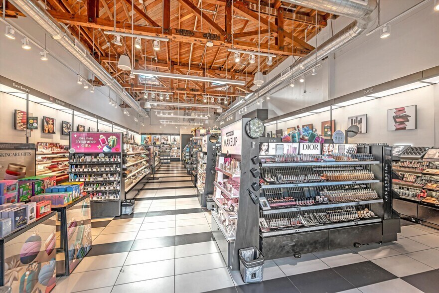 More Photos Of 3407 California St, San Francisco Storefront For Lease
