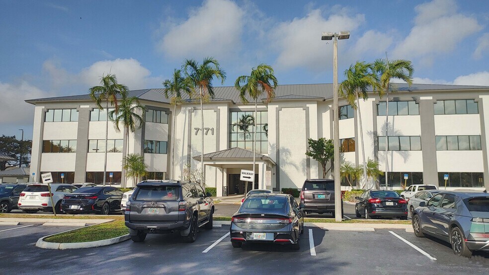 Primary Photo Of 7171 N University Dr, Tamarac Medical For Lease
