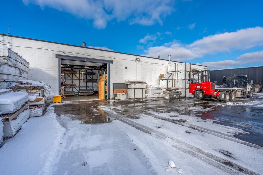 More Photos Of 2550 Del Zotto Av, Ottawa Industrial For Sale