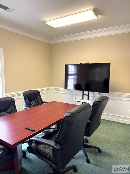 More Photos Of 37 W Fairmont Ave, Savannah Office For Lease