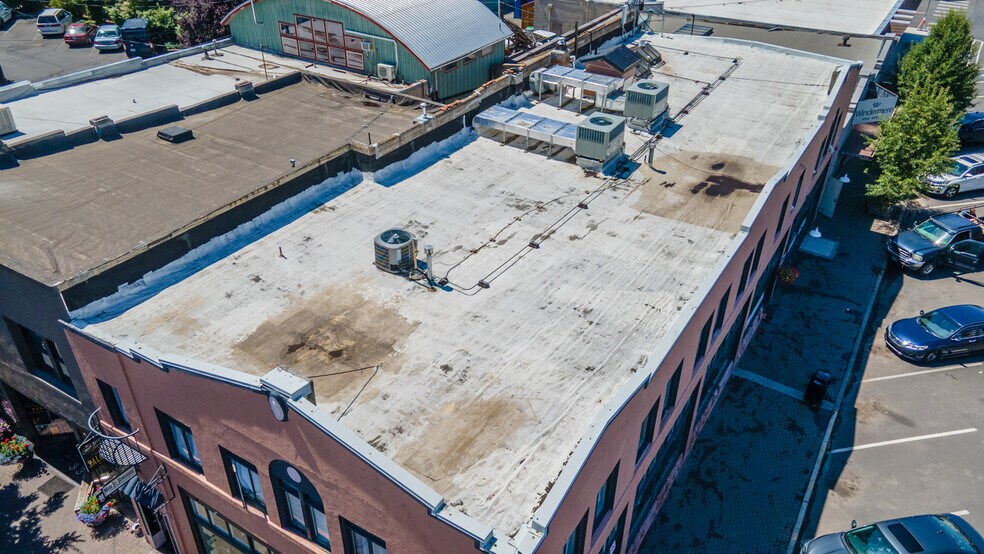 More Photos Of 395 N Main St, Prineville Storefront Retail Residential For Sale