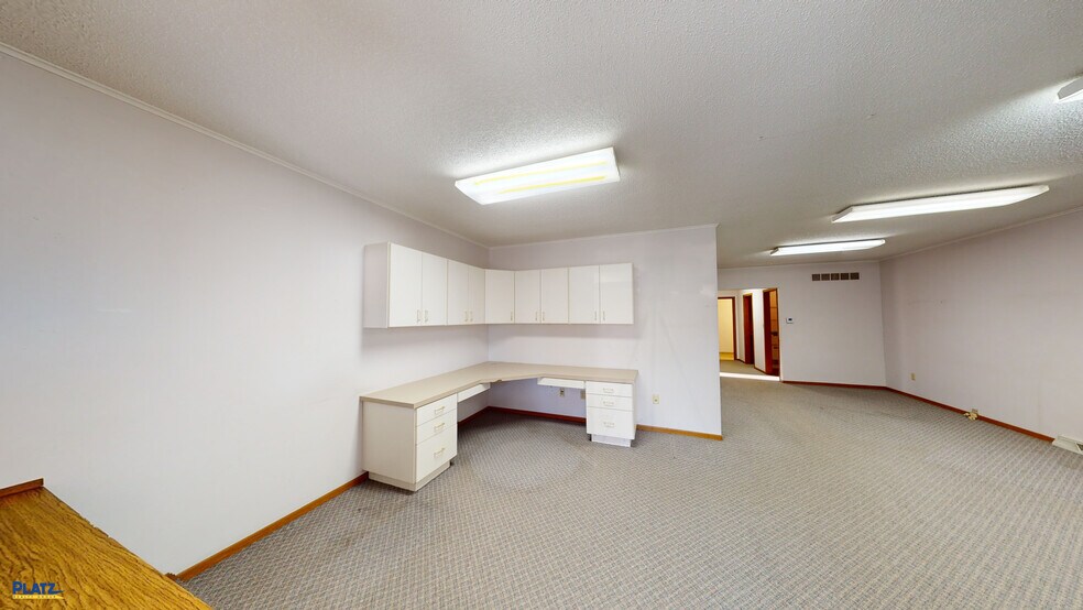 More Photos Of 7303 West Blvd, Youngstown Office For Sale