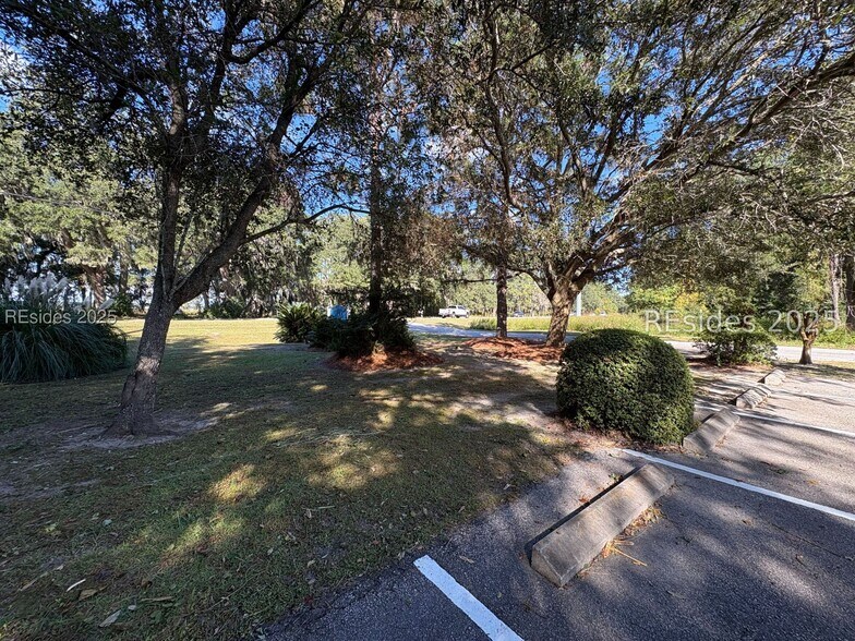 More Photos Of 574 Sea Island Pky, Saint Helena Island Office For Sale