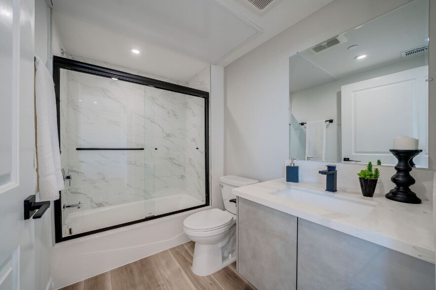 More Photos Of 7018 Alabama Ave, Canoga Park Apartments For Sale