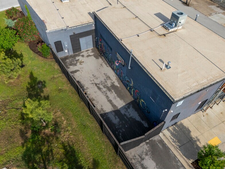 More Photos Of 621 S Kenosha Ave, Tulsa Auto Repair For Sale