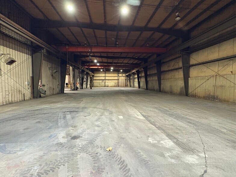 More Photos Of 46 PA-519, Eighty Four Warehouse For Lease