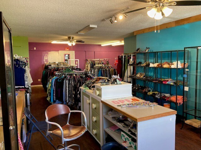 More Photos Of 805 Stark St, Austin Freestanding For Lease