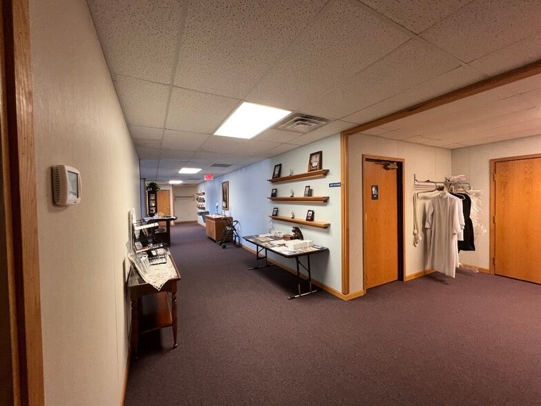 More Photos Of 212 S Sherman St, Leslie Religious Facility For Sale