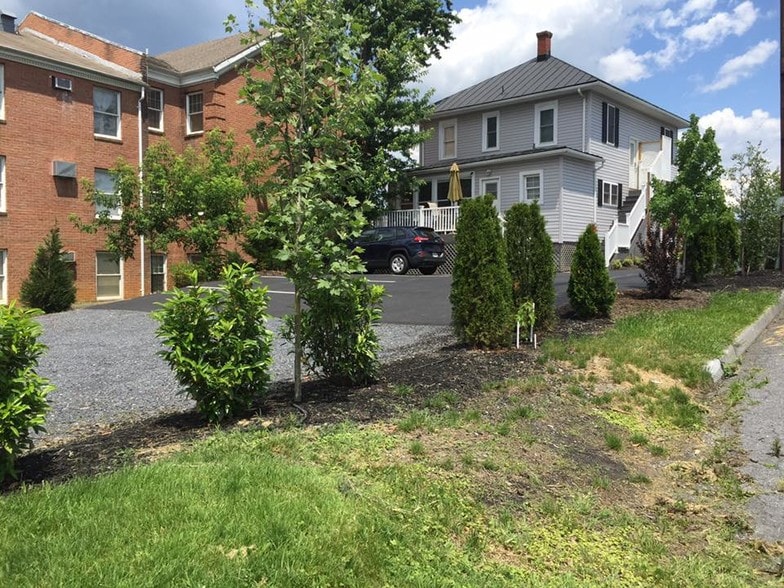 More Photos Of 1019 Berryville Ave, Winchester Storefront Retail Residential For Sale