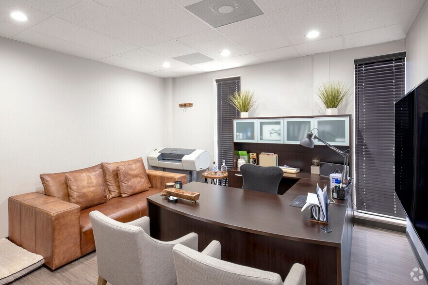 More Photos Of 6836 San Pedro Ave, San Antonio Office For Lease