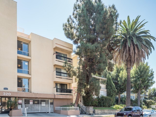 More Photos Of 320 S Occidental Blvd, Los Angeles Apartments For Sale