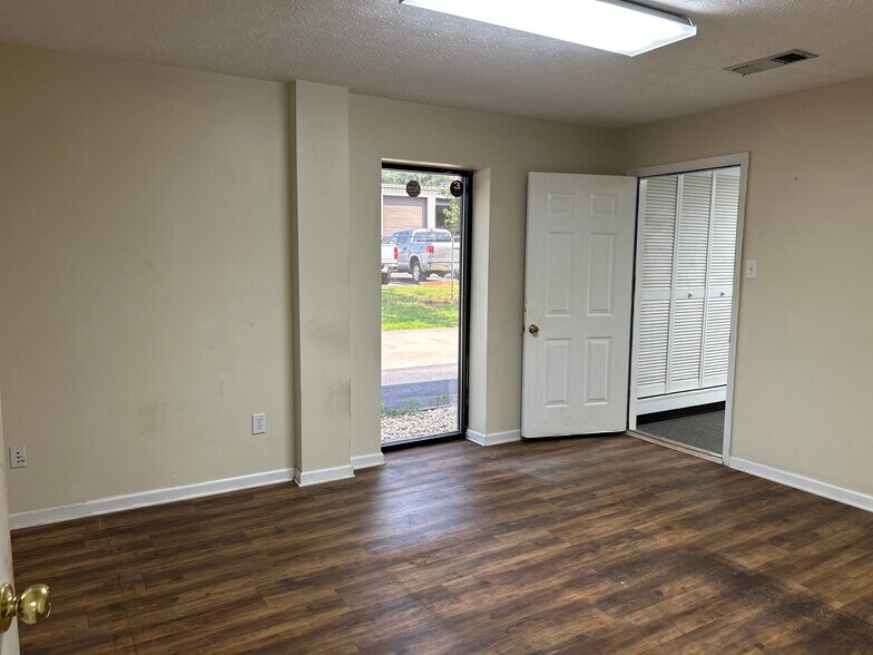 More Photos Of 9296 S Main St, Jonesboro Service For Sale