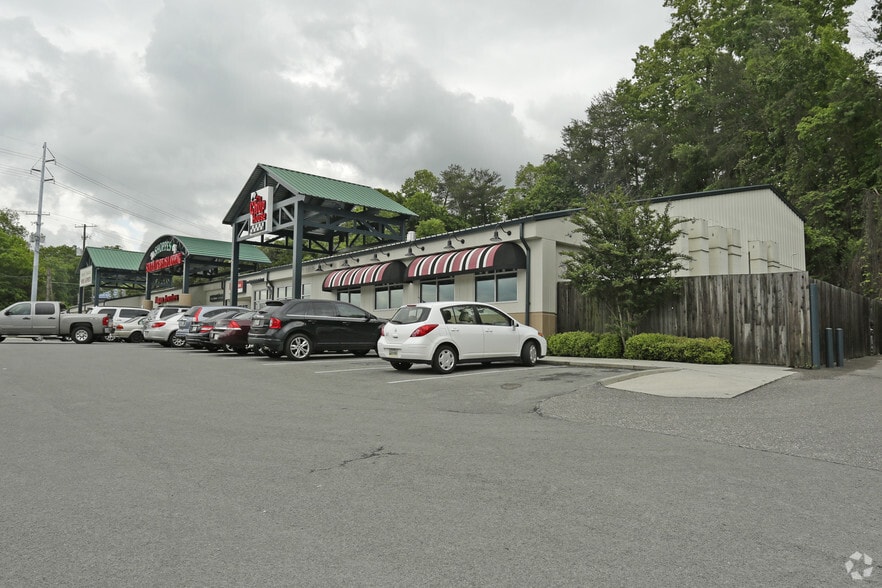 More Photos Of 7417-7433 Chapman Hwy, Knoxville Freestanding For Lease