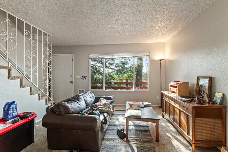 More Photos Of 7820 SW 17th Dr, Portland Apartments For Sale