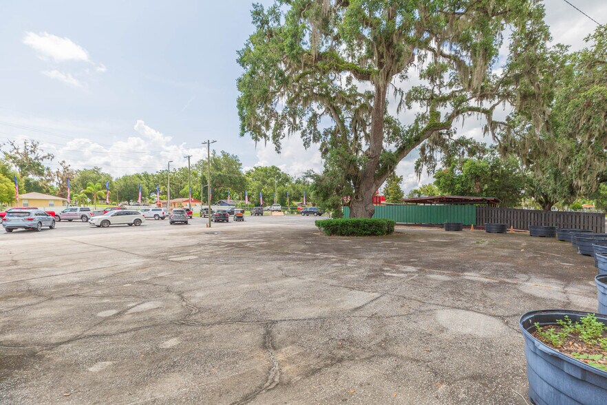 More Photos Of 13815 21st St, Dade City Auto Dealership For Sale