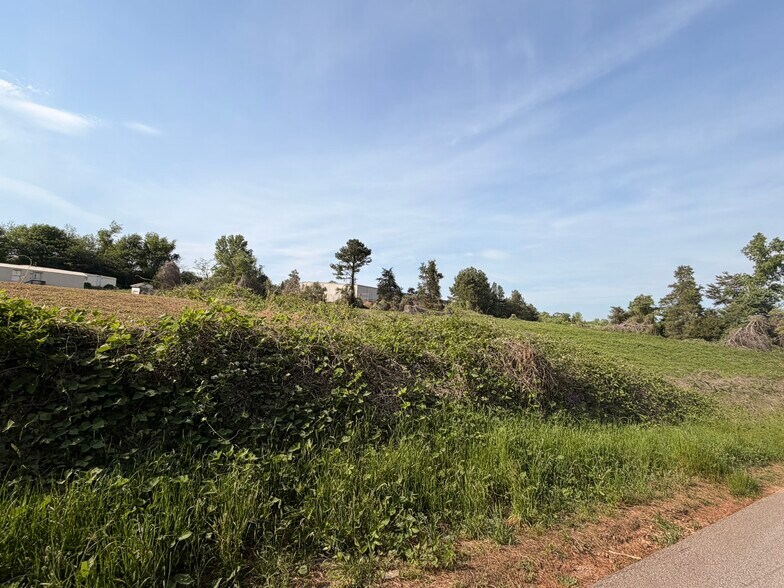 More Photos Of 215 Leonard Rd, Duncan Land For Sale
