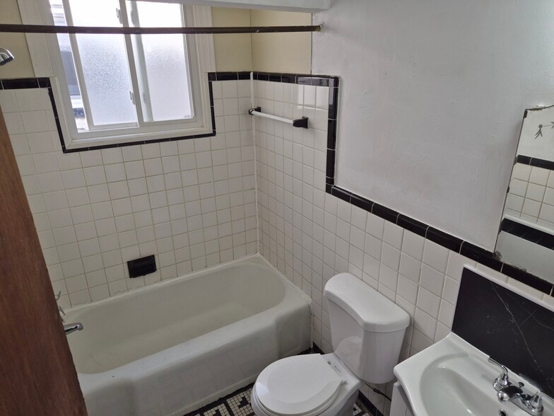 More Photos Of 20934 Van Dyke Ave, Warren Storefront Retail Residential For Sale