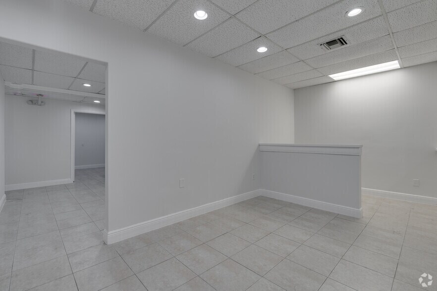 More Photos Of 7100-7200 W Commercial Blvd, Lauderhill Medical For Sale