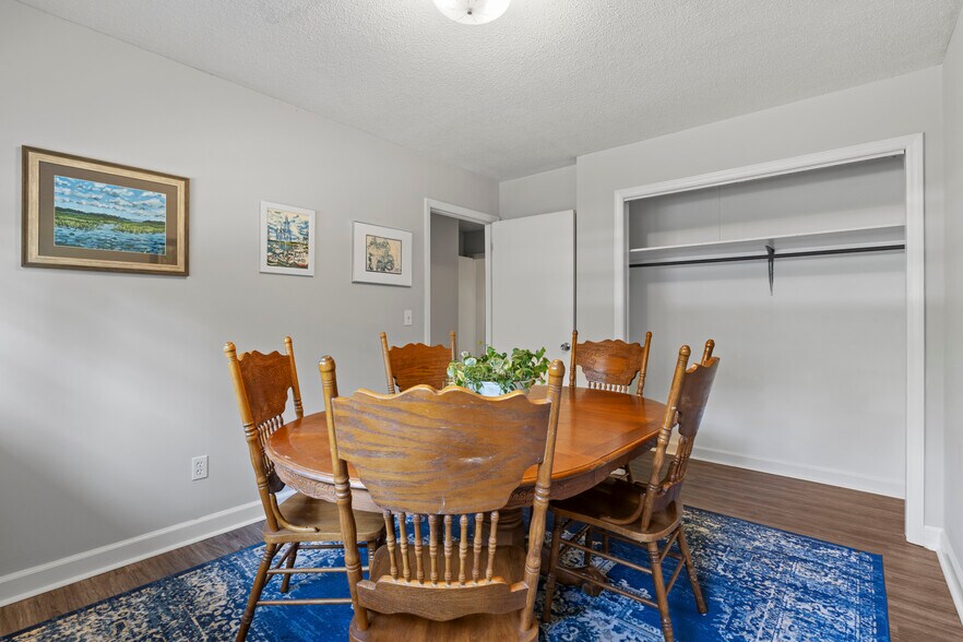 More Photos Of 104 Round Knob Rd, Lexington Office For Sale